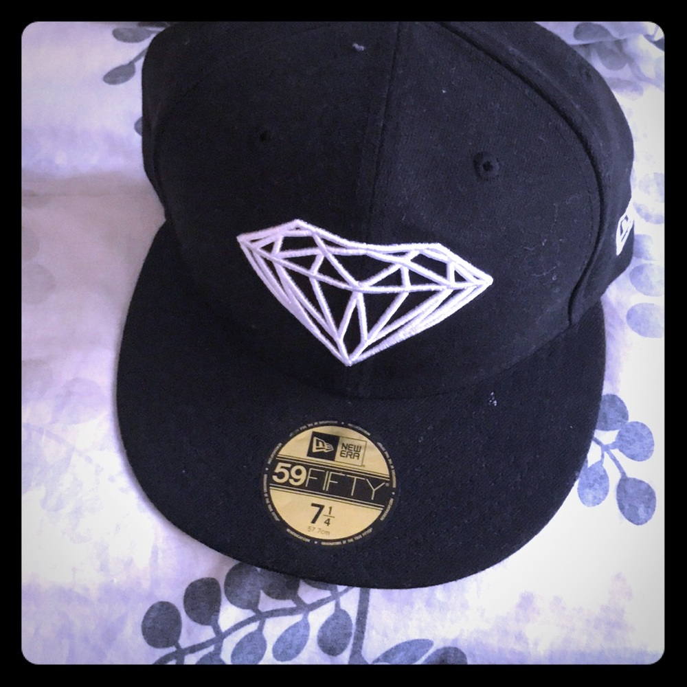 New black Diamond cap